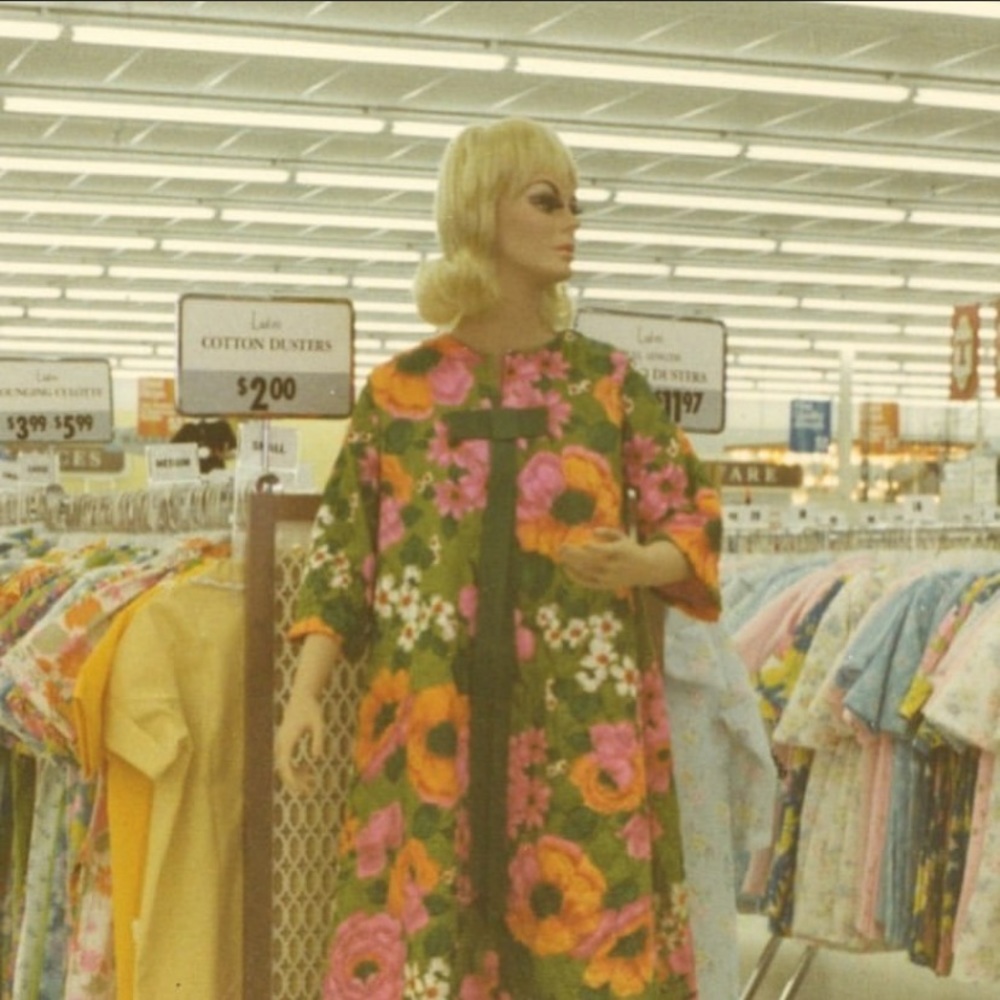 Follow on Instagram @space.beach.vintage